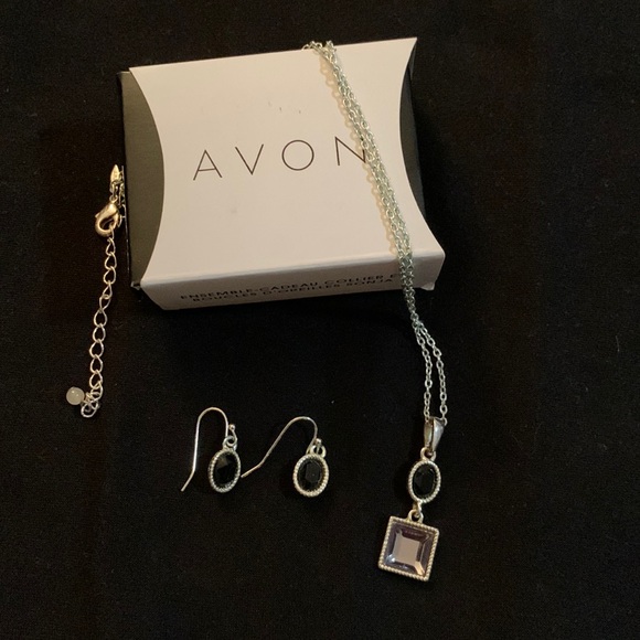 Avon Necklace and Earring Set - Picture 1 of 6
